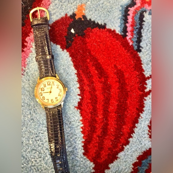 Vintage (1992) Guess Watch - Picture 9 of 13